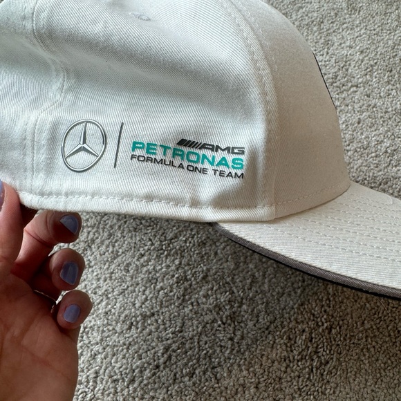 AMG FORMULA ONE TEAM Mercedes Patronas Hat - Picture 3 of 9